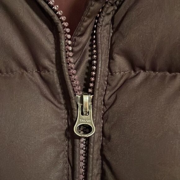 Eddie Bauer down puffer jacket in wine size Medium - Picture 8 of 12